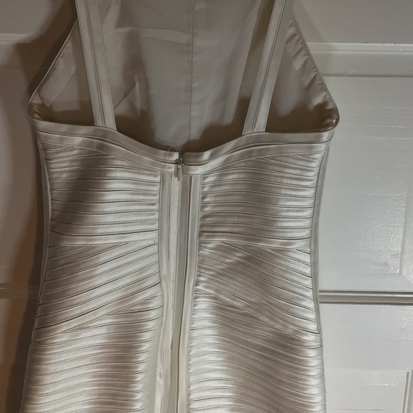 🌺BCBGMAXAZIA SLIMMING BANDAGE DRESS - Picture 13 of 14